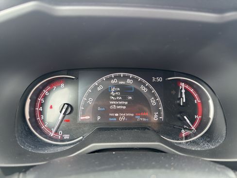 Used 2023 Toyota RAV4 LE AWD/4WD image 16