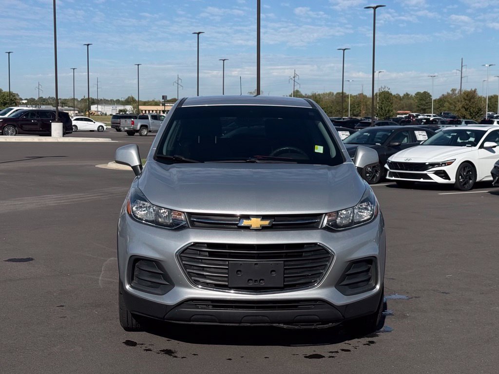 Used 2021 Chevrolet Trax LS w/ Tint and Cruise Package AWD/4WD image 2