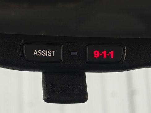 Used 2015 Jeep Cherokee Latitude w/ Cold Weather Group image 10