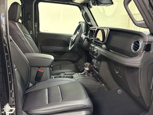 Used 2024 Jeep Wrangler High Altitude image 31