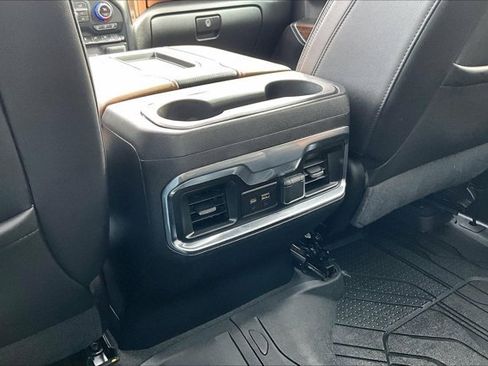 Used 2022 Chevrolet Silverado 1500 High Country image 11