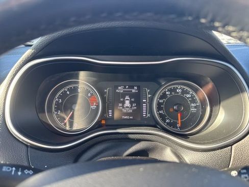 Used 2019 Jeep Cherokee Latitude w/ Cold Weather Group AWD/4WD image 21