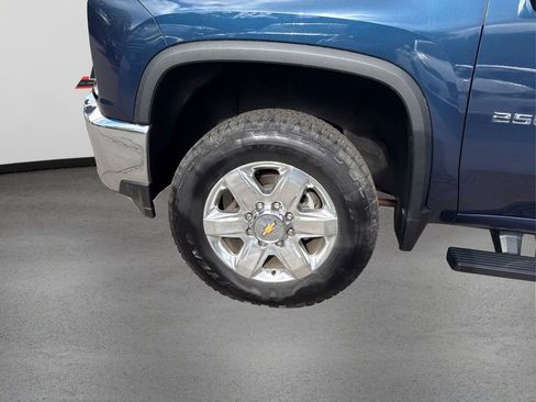 Used 2021 Chevrolet Silverado 2500 LTZ w/ LTZ Plus Package image 11