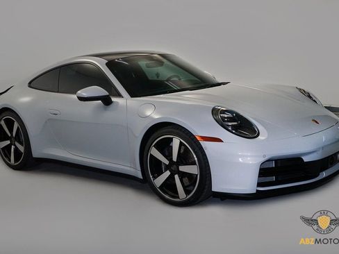 Used 2025 Porsche 911 Carrera image 2