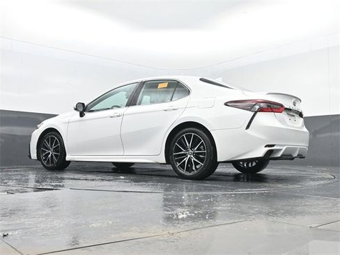 Used 2024 Toyota Camry SE image 22