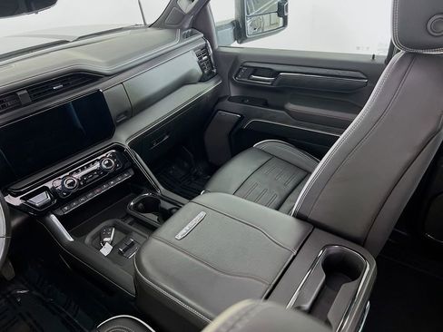 Used 2024 GMC Sierra 2500 AT4X AWD/4WD image 23