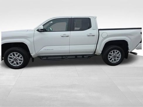 Used 2024 Toyota Tacoma SR5 image 13