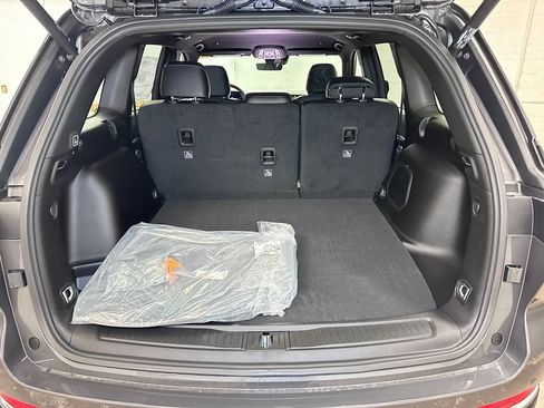 New 2025 Jeep Grand Cherokee Limited image 14