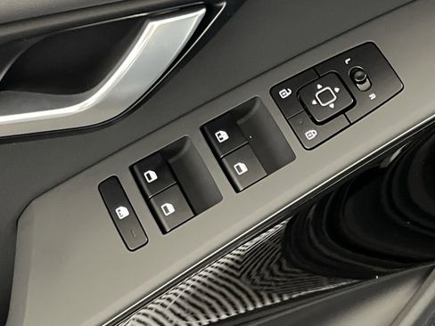 New 2026 Kia Niro EX image 13