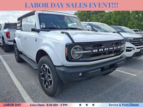 Certified 2023 Ford Bronco Outer Banks AWD/4WD image 1
