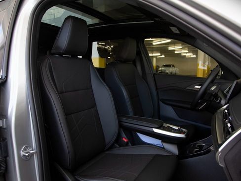 Certified 2025 BMW X1 xDrive28i w/ Technology Package image 29