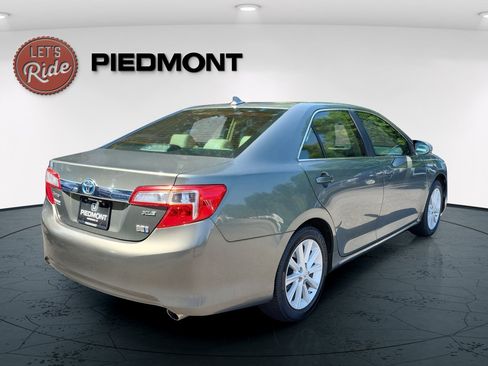 Used 2012 Toyota Camry XLE w/ Leather Pkg FWD image 5