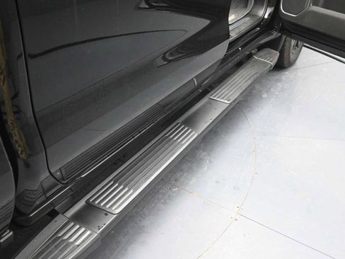 Used 2022 GMC Sierra 1500 Elevation w/ Elevation Premium Package image 28