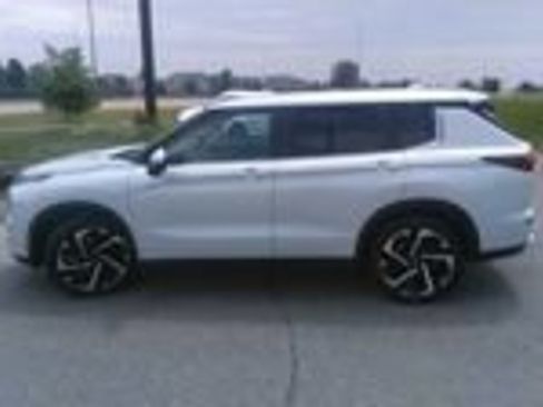 Used 2024 Mitsubishi Outlander SE AWD/4WD image 9