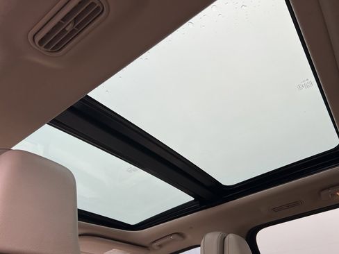 Used 2018 Lincoln Navigator L Reserve w/ Technology Package image 32