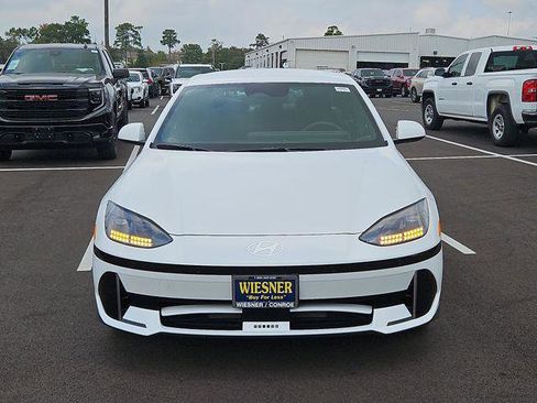 New 2025 Hyundai Ioniq 6 SE image 2