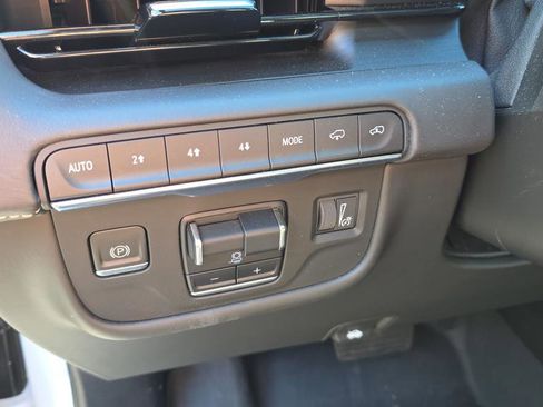 Certified 2022 Cadillac Escalade Sport Platinum w/ LPO, ONYX Package image 11