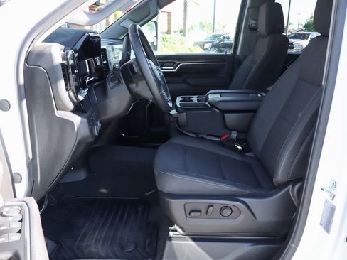 Used 2025 Chevrolet Silverado 3500 LT w/ Convenience Package image 19