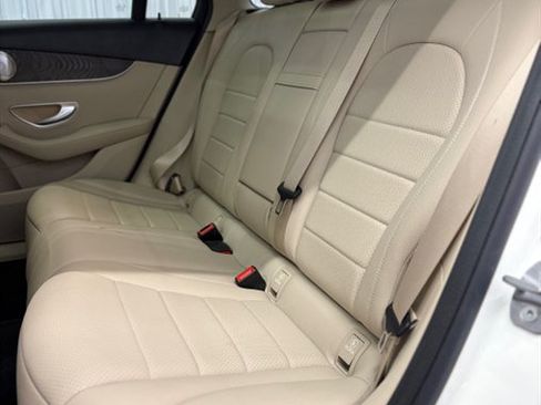 Used 2019 Mercedes-Benz GLC 300 4MATIC image 14