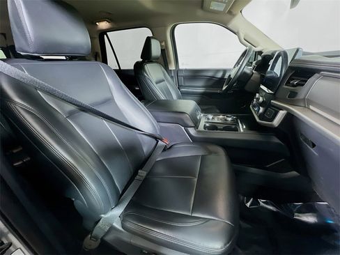 Used 2024 Ford Expedition Max XLT image 26