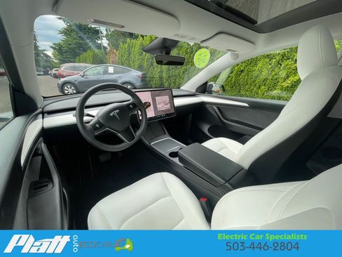 Used 2024 Tesla Model Y Long Range AWD/4WD image 39