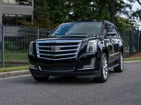 Used 2019 Cadillac Escalade Premium Luxury AWD/4WD image 2