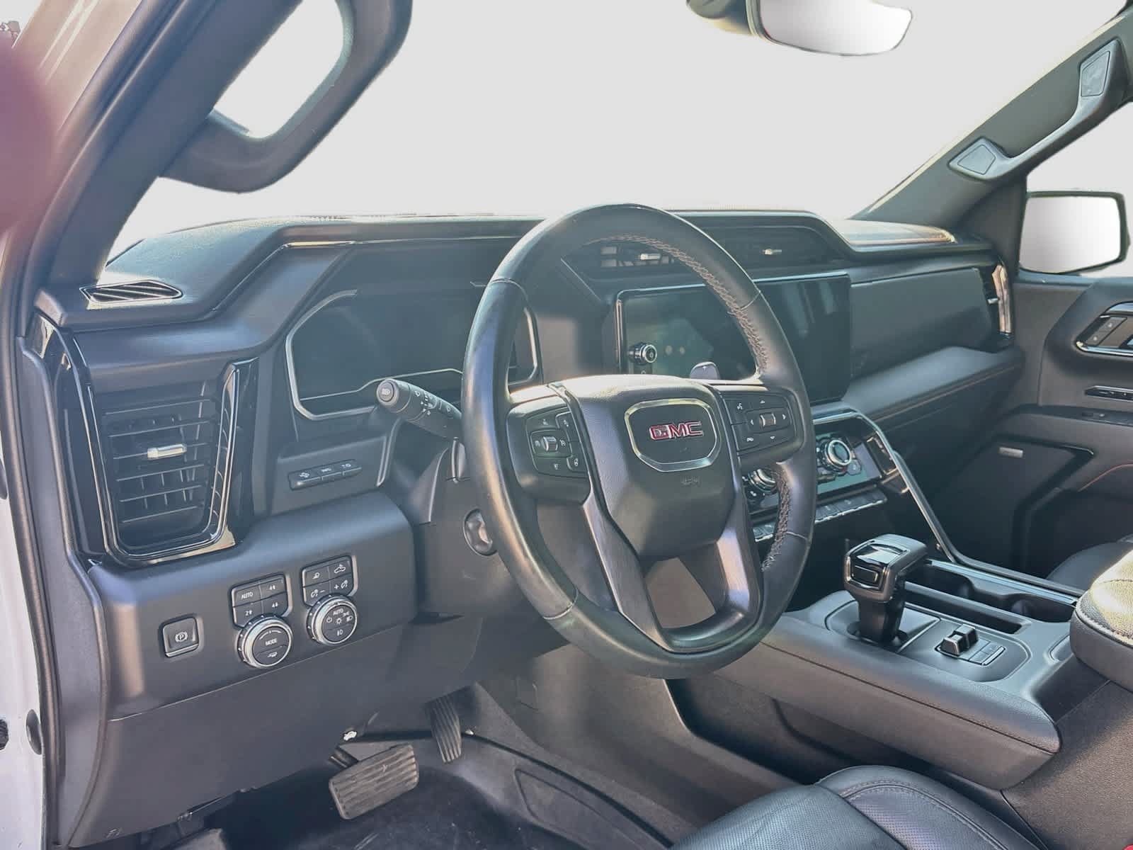 Used 2023 GMC Sierra 1500 AT4 w/ Technology Package AWD/4WD image 9