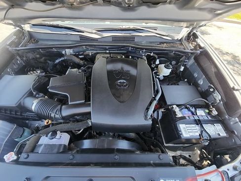 Used 2019 Toyota Tacoma SR5 AWD/4WD image 22