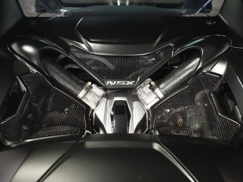 Used 2017 Acura NSX AWD/4WD image 29
