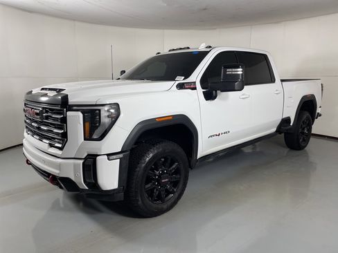 Used 2024 GMC Sierra 2500 AT4 w/ AT4 Premium Plus Package image 4