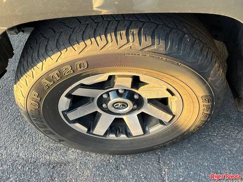 Used 2024 Toyota 4Runner TRD Off-Road Premium w/ Moonroof Package AWD/4WD image 8