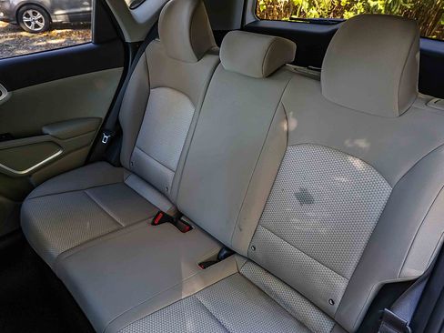 Certified 2023 Kia Soul LX w/ LX Technology Package image 21