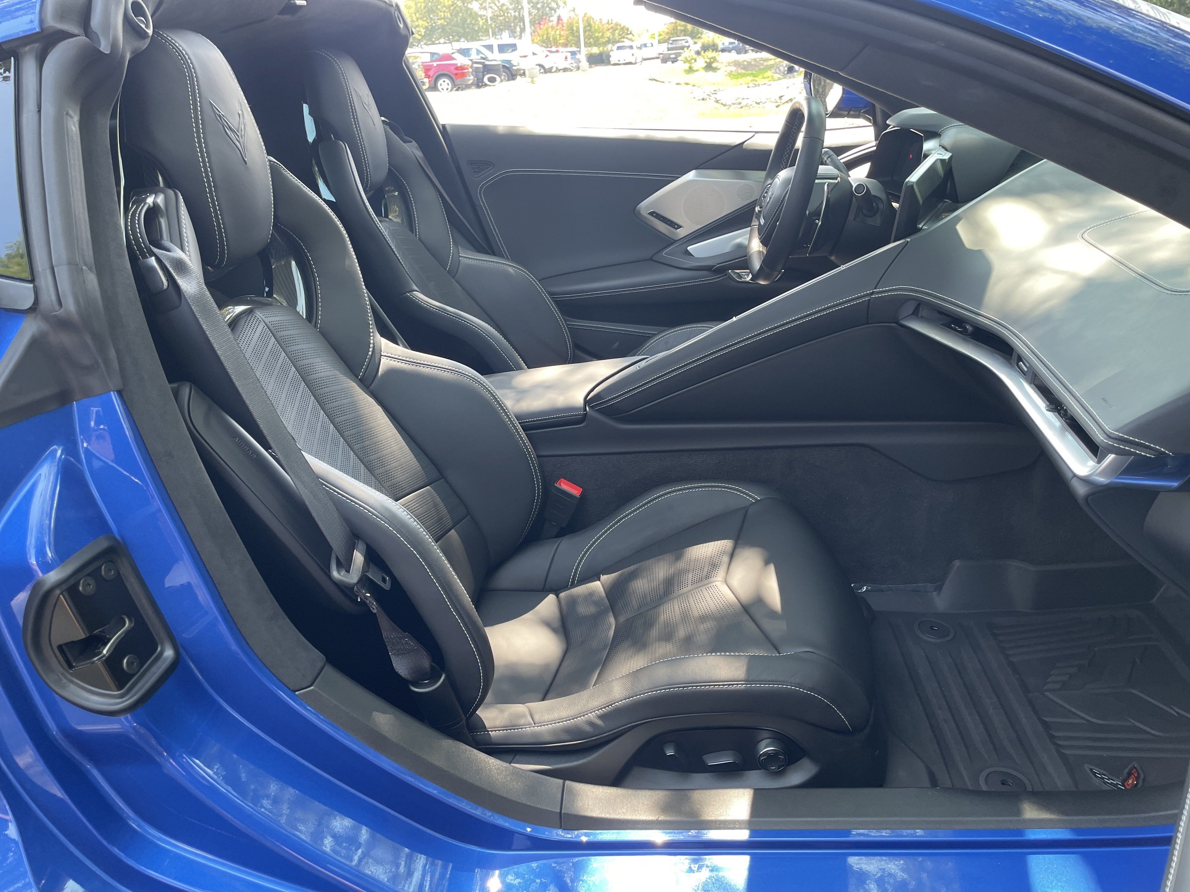 Used 2023 Chevrolet Corvette Stingray Premium Cpe w/ Z51 Performance Package RWD image 31