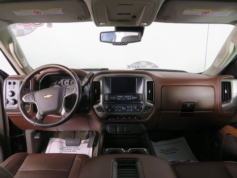 Used 2018 Chevrolet Silverado 2500 High Country image 11