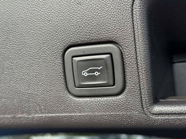 Used 2024 GMC Terrain AT4 w/ Tech Package AWD/4WD image 10
