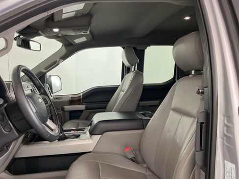 Used 2018 Ford F150 Lariat w/ Equipment Group 502A Luxury AWD/4WD image 15