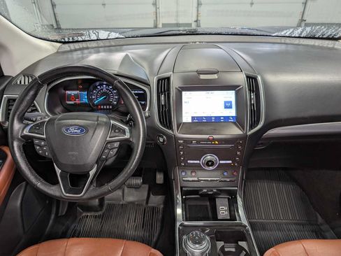 Used 2019 Ford Edge Titanium w/ Equipment Group 301A AWD/4WD image 18