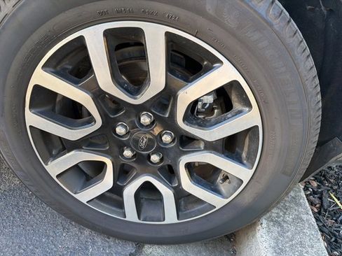 Used 2022 Ford Maverick Lariat w/ Lariat Luxury Package image 2