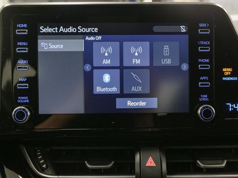 Used 2019 Toyota C-HR LE image 24