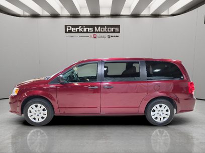 Used 2019 Dodge Grand Caravan SE w/ UConnect Hands-Free Group
