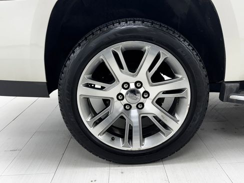 Used 2015 Cadillac Escalade Luxury image 43