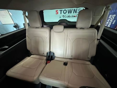 Used 2023 Ford Expedition Max Limited image 32