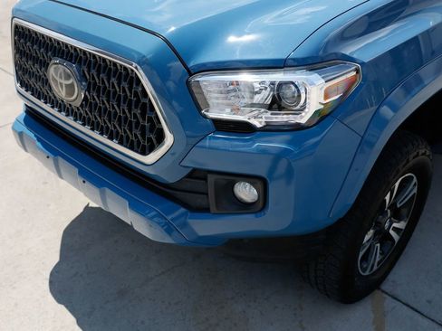 Used 2019 Toyota Tacoma TRD Sport image 26