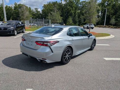 Used 2024 Toyota Camry SE FWD image 3