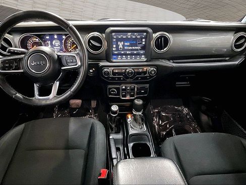 Used 2020 Jeep Wrangler Unlimited Sahara w/ Uconnect 4C Nav & Sound Group AWD/4WD image 13