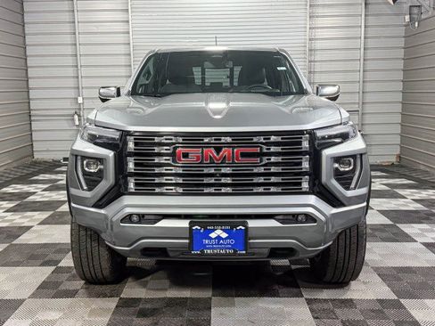 Used 2023 GMC Canyon Denali image 3