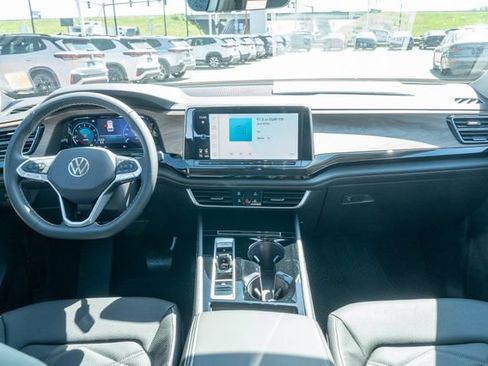 New 2026 Volkswagen Atlas SE FWD image 32
