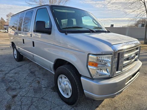 Used 2009 Ford E-150 and Econoline 150 RWD image 3