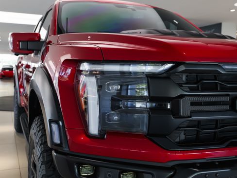 Used 2025 Ford F150 Raptor w/ Equipment Group 803A Raptor R AWD/4WD image 17