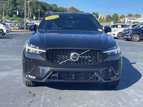 Used 2025 Volvo XC60 B5 Core AWD/4WD image 2